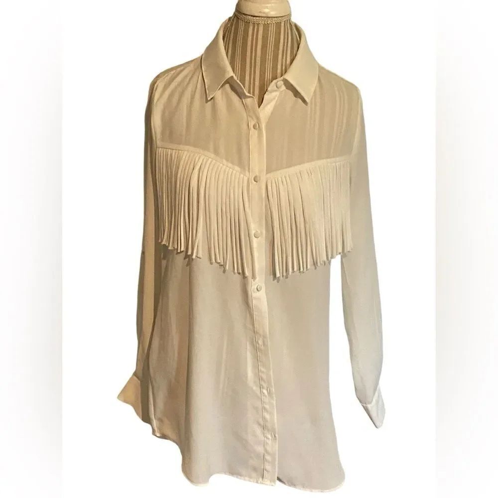 Gianni Bini size medium awesome fringed blouse awesome condition